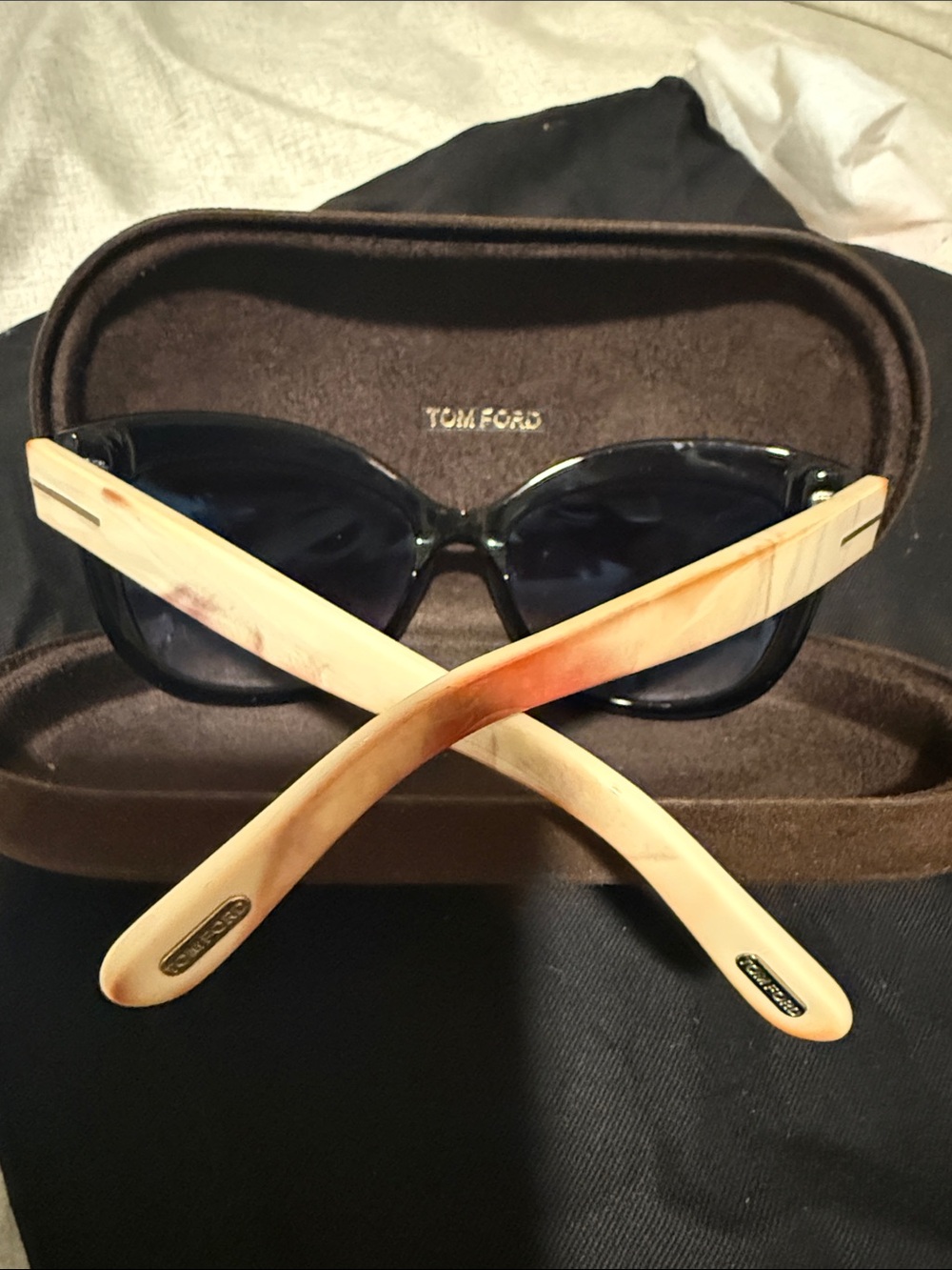 Tom Ford Glossy Black Cat-Eye Sunglasses with Brown Case - Picture 4 of 6